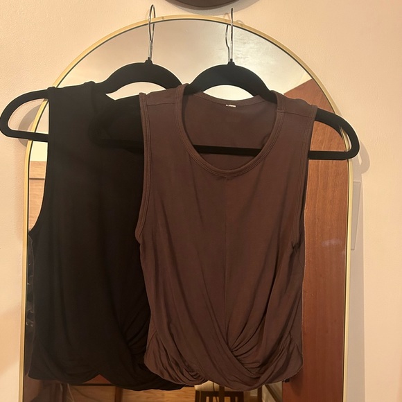 Two ALO Cover Tanks in Black and Raisin - Picture 6 of 8